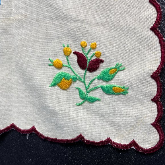 Vintage Hungarian Matyo Table Runner. Small - Picture 6 of 10